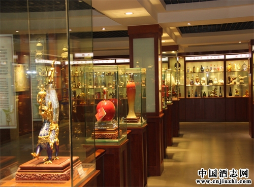 �׾ƃ��ؼ��g֮����ؾƷ�����(y��u)